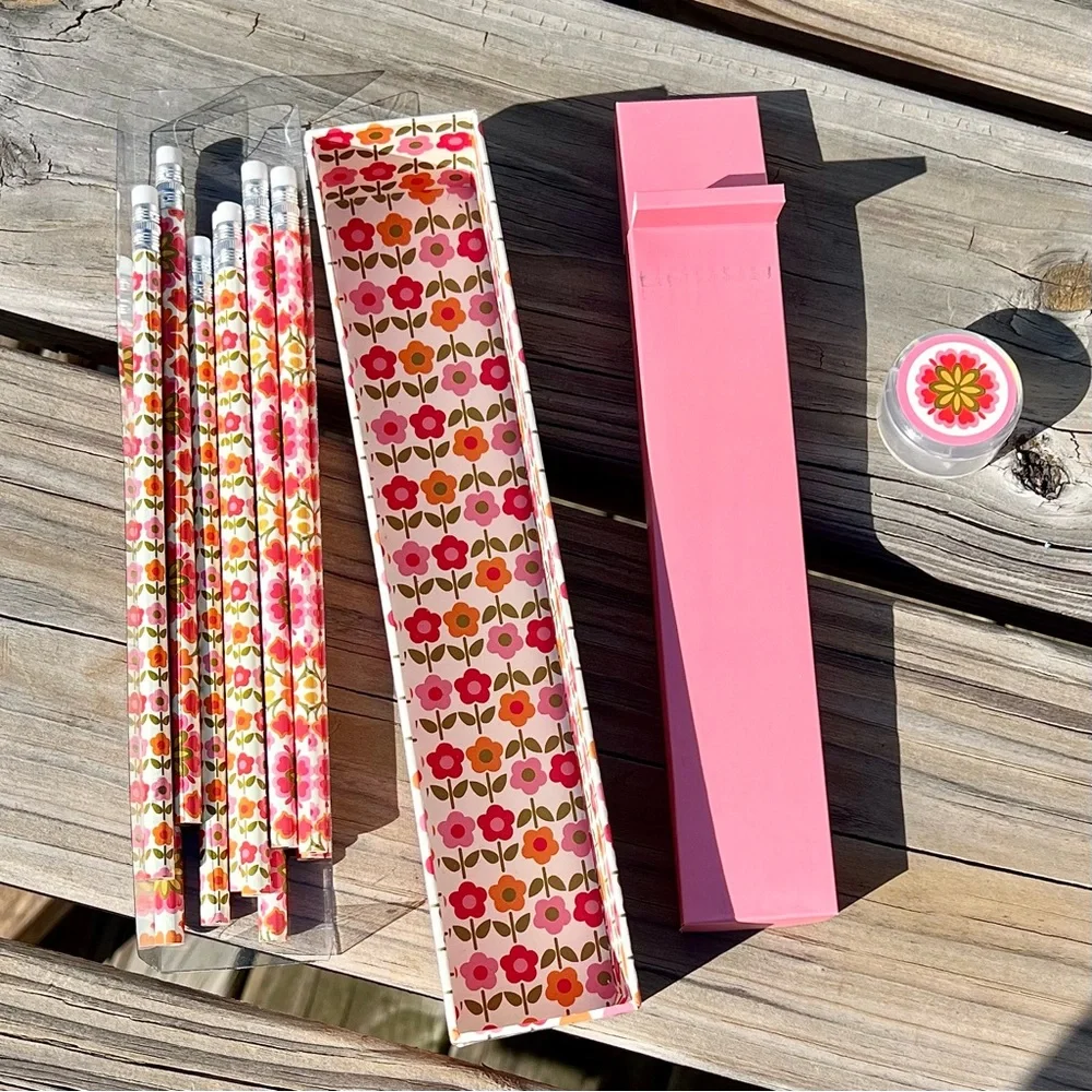 - Vera Bradley Pencil Box Folkloric Print Gift Set! NEW!